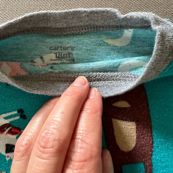 Carters 18m 2 pajama sets long sleeve with pants and shorts with short sleeves. - Picture 5 of 7